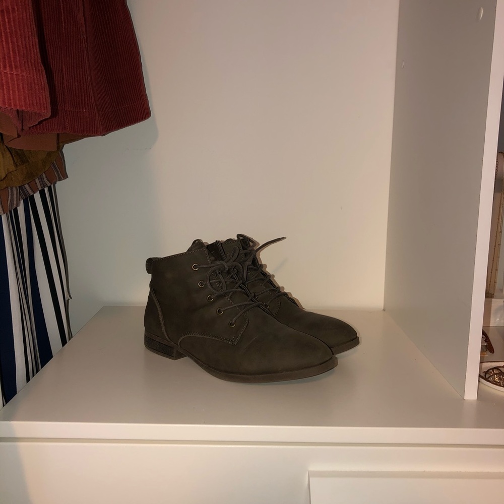 Olive Tie Booties